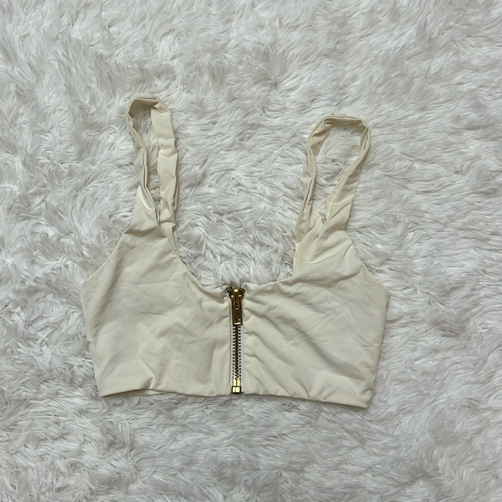 ❤️‍🔥FREE WITH PURCHASE OF ANOTHER ITEM❤️‍🔥 
MESHKI Bikini Top